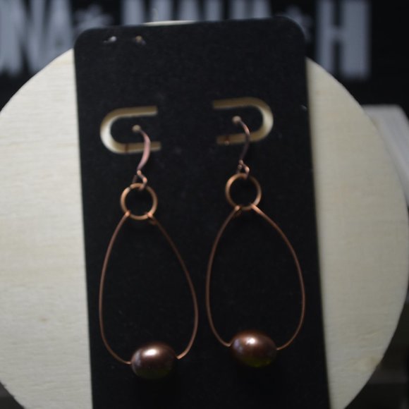 Copper Wire Pearl Earrings - Picture 5 of 6